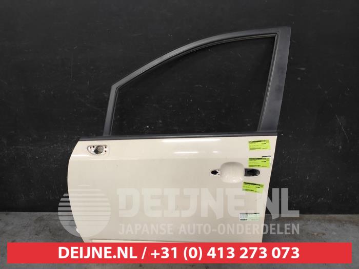Kia Carens Door 4-door, front left O605476
