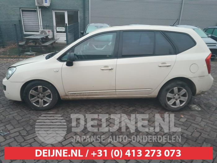 Kia Carens Rear door 4-door, left O605480