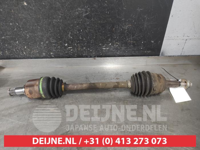 Gebruikte Steekas links-voor Mitsubishi Outlander (GF/GG) 2.0 16V PHEV 4x4 Prijs € 100,00 Margeregeling aangeboden door V.Deijne Jap.Auto-onderdelen BV