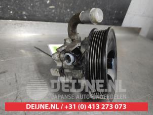 Gebruikte Pomp Servo Kia Carens III (FG) 2.0i CVVT 16V Prijs € 75,00 Margeregeling aangeboden door V.Deijne Jap.Auto-onderdelen BV