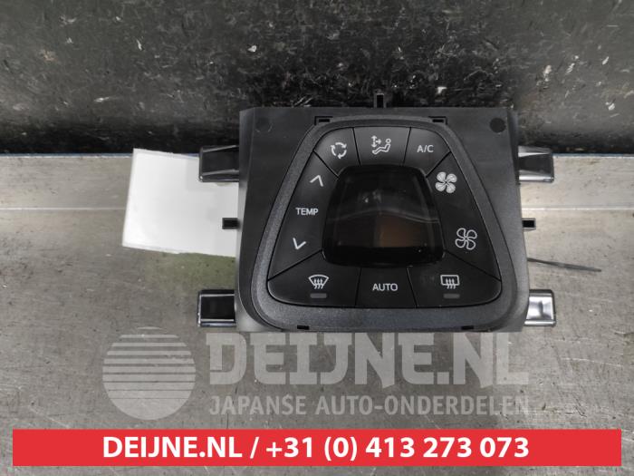 Toyota Aygo Kachel Bedieningspaneel O606037