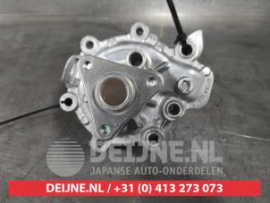Gebruikte Waterpomp Mazda CX-30 (DM) 2.0 e-SkyActiv-G 122 16V Prijs € 50,00 Margeregeling aangeboden door V.Deijne Jap.Auto-onderdelen BV
