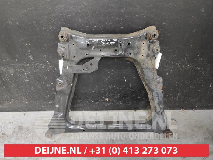 Subframe van een Nissan Juke (F15) 1.6 DIG-T 16V 2011