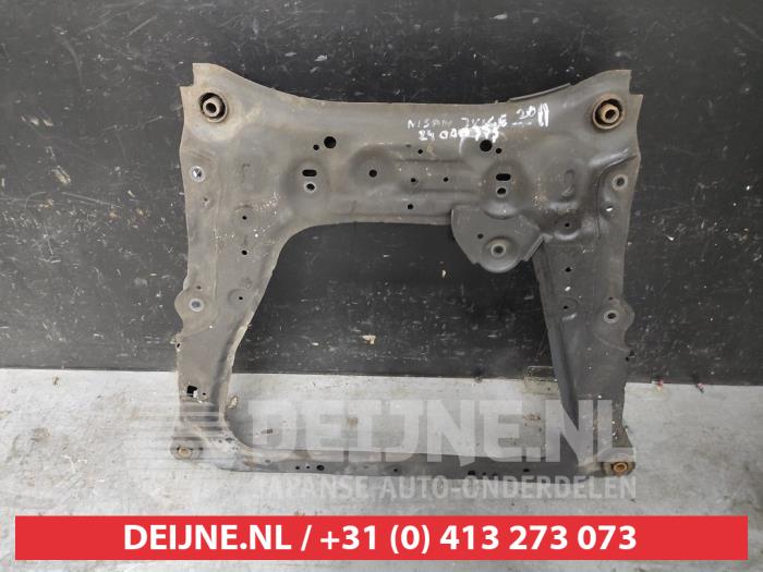 Subframe van een Nissan Juke (F15) 1.6 DIG-T 16V 2011