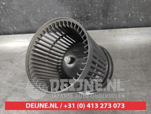 Nissan Juke Heating and ventilation fan motor O606461 photo 2