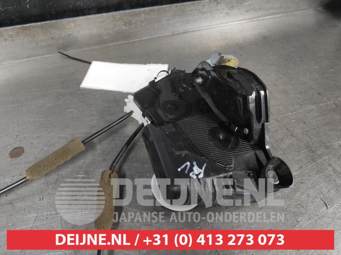 Toyota Yaris Cross Front door lock mechanism 4-door, right O606565
