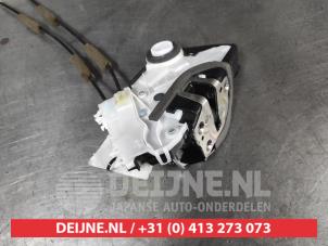 Toyota Yaris Cross Deurslot Mechaniek 4Deurs rechts-voor O606565 foto 2