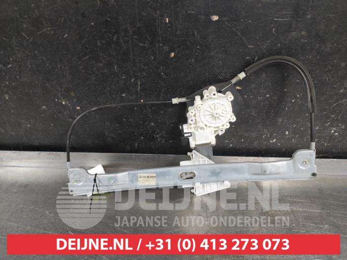 Mitsubishi Colt Ruitmechaniek 4Deurs links-achter O606615