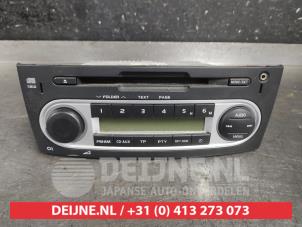 Gebruikte Radio Mitsubishi Colt (Z2/Z3) 1.3 16V Prijs € 35,00 Margeregeling aangeboden door V.Deijne Jap.Auto-onderdelen BV