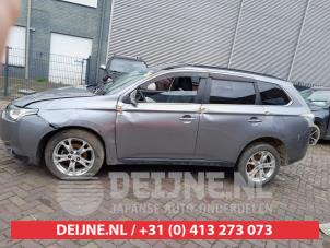 Mitsubishi Outlander Rear door window 4-door, left O606840 photo 2