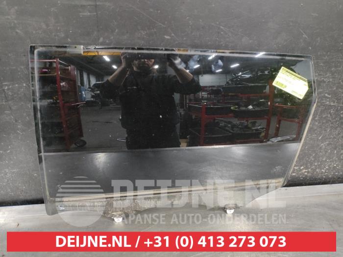 Nissan X-Trail Portierruit 4Deurs links-achter O607007