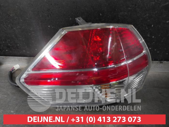 Nissan X-Trail Achterlicht links O607012