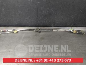 Gebruikte Schakelkabel Versnellingsbak Mazda 3 Sport (BK) 1.3i 16V Prijs € 25,00 Margeregeling aangeboden door V.Deijne Jap.Auto-onderdelen BV