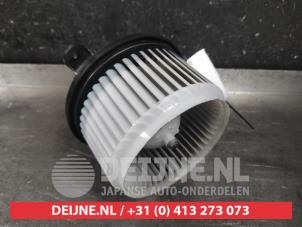 Suzuki Swift Heating and ventilation fan motor O607390 photo 2