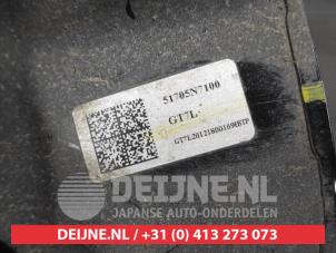 Hyundai Tucson Fusee links-voor O607672 foto 2