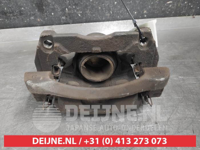 Nissan X-Trail Remklauw (Tang) links-voor O607806