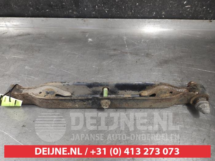 Nissan X-Trail Draagarm rechts-achter O607812