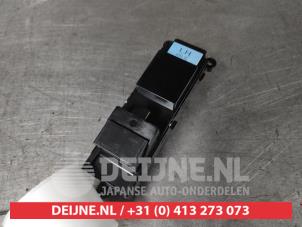 Suzuki Swift Multi-functional window switch O607840 photo 2