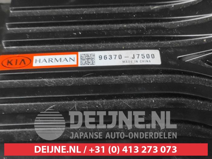 Kia Pro Ceed Radio versterker O607989