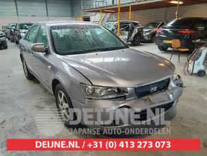 Hyundai Sonata Front door 4-door, right O608087 photo 2