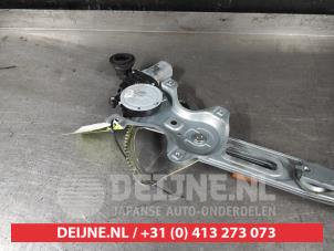 Toyota Auris Ruitmechaniek 4Deurs rechts-voor O608260 foto 2