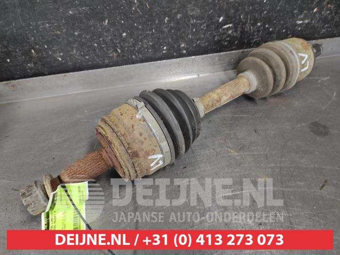 Gebruikte Steekas links-voor Mitsubishi Pajero Canvas Top (V6/7) 3.2 DI-D 16V Prijs € 50,00 Margeregeling aangeboden door V.Deijne Jap.Auto-onderdelen BV