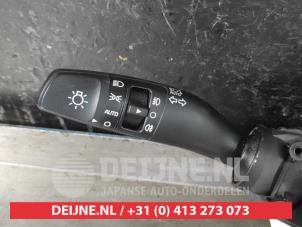 Kia Stonic Steering column stalk O608358 photo 2