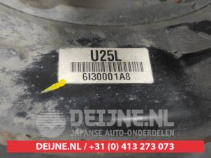 Kia Sorento Fusee links-achter O608851 foto 2