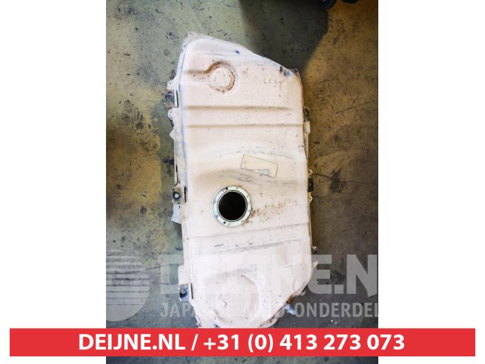 Toyota Avensis Verso Krafstofftank O608904
