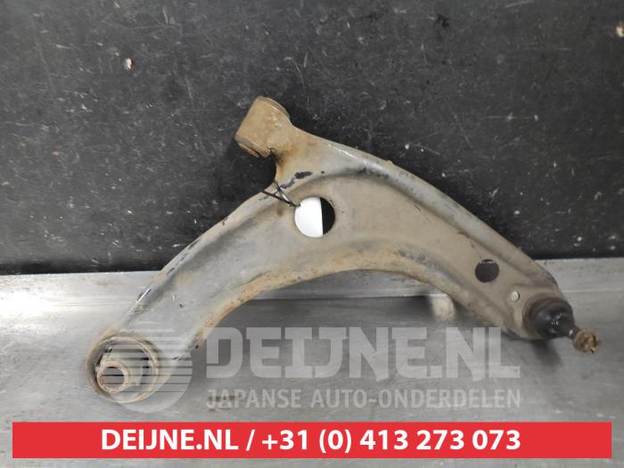 Toyota Yaris Front lower wishbone, right O609160