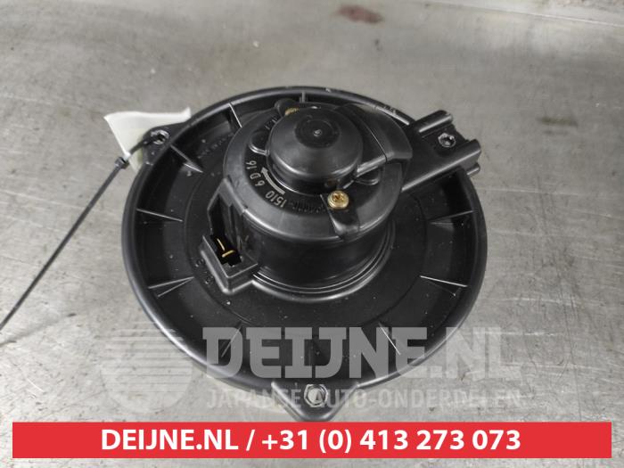 Toyota Corolla Verso Heating and ventilation fan motor O609253