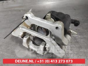 Gebruikte Remklauw (Tang) rechts-achter Toyota Yaris Cross (PB1/PJ1) 1.5 12V Hybrid 115 Prijs € 150,00 Margeregeling aangeboden door V.Deijne Jap.Auto-onderdelen BV