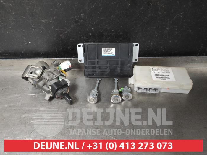 Mitsubishi Space Star Kontaktslot+Sleutel O609519