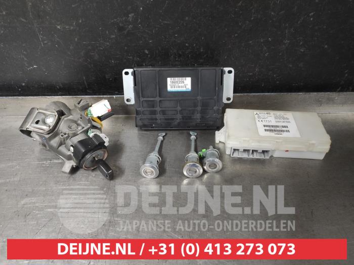 Mitsubishi Space Star Slotenset Cilinder (compleet) O609520