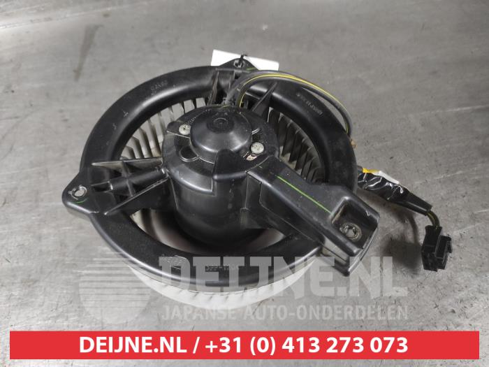 Toyota Prius Kachel Ventilatiemotor O609850