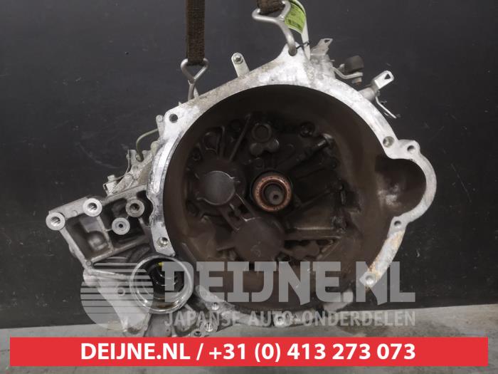 Versnellingsbak van een Mitsubishi Outlander (GF/GG) 2.2 DI-D 16V Clear Tec 4x4 2014