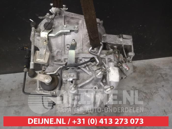 Versnellingsbak van een Mitsubishi Outlander (GF/GG) 2.2 DI-D 16V Clear Tec 4x4 2014