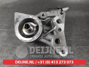 Gebruikte Oliefilterhuis Toyota Corolla Touring Sport (E21/EH1) 1.8 16V Hybrid Prijs op aanvraag aangeboden door V.Deijne Jap.Auto-onderdelen BV