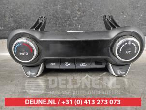 Gebruikte Chaufage Bedieningspaneel Kia Stonic (YB) 1.4 MPI 16V Prijs € 50,00 Margeregeling aangeboden door V.Deijne Jap.Auto-onderdelen BV