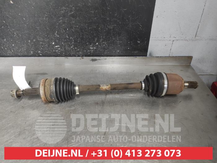 Gebruikte Aandrijfas links-voor Hyundai iX35 (LM) 2.0 16V 4x4 Prijs € 50,00 Margeregeling aangeboden door V.Deijne Jap.Auto-onderdelen BV