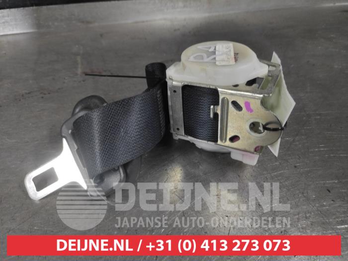 Toyota Yaris Veiligheidsgordel rechts-achter O611032