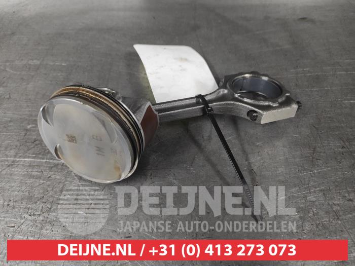 Gebruikte Zuiger Kia Picanto (JA) 1.0 12V Prijs € 50,00 Margeregeling aangeboden door V.Deijne Jap.Auto-onderdelen BV
