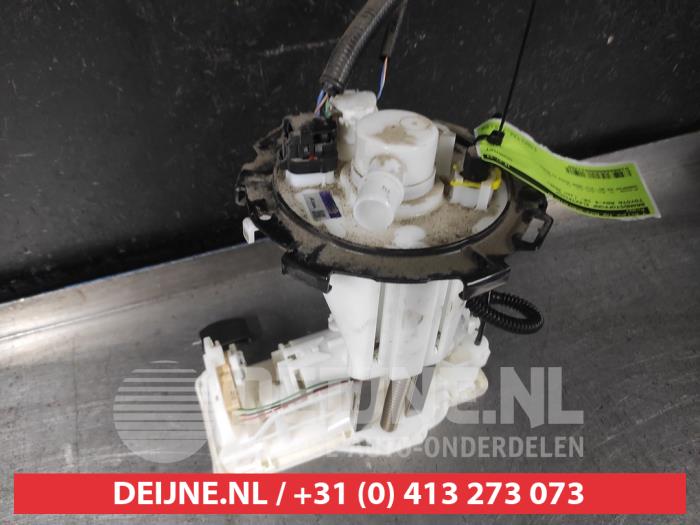 Toyota Rav-4 Electric fuel pump O611289