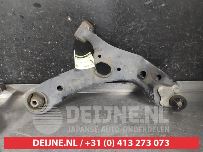 Toyota Prius Querlenker unten rechts vorne O611317