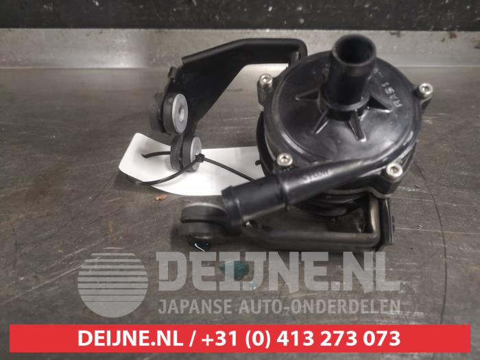 Hyundai Ioniq Additional water pump O611561