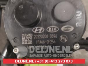 Hyundai Ioniq Additional water pump O611561 photo 3