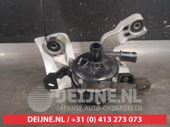 Hyundai Ioniq Additional water pump O611562