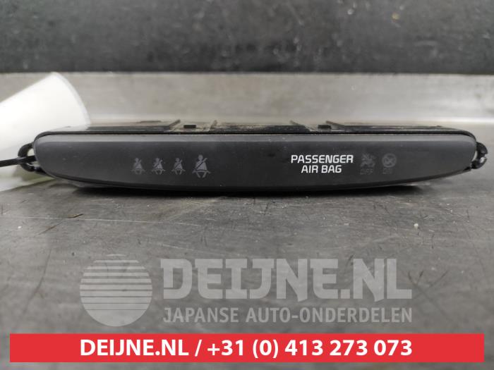 Kia Soul Gordelverklikker module O611840