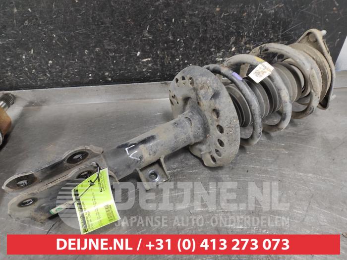 Kia Soul Stoßdämpferstrebe links vorne O611866