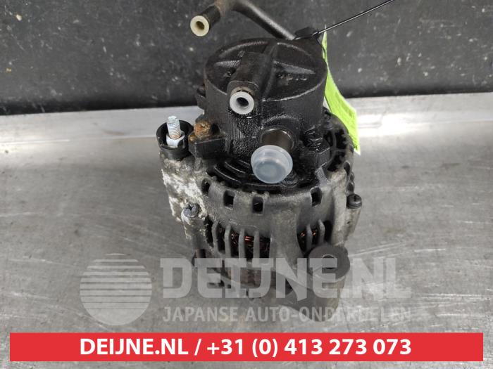 Dynamo van een Hyundai Santa Fe II (CM) 2.2 CRDi 16V 4x2 2008